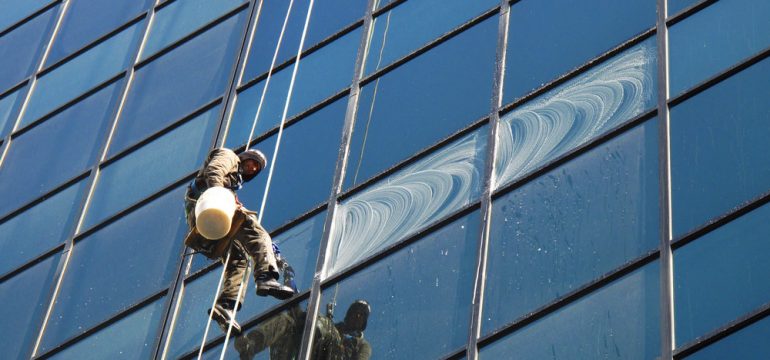 High-rise-building-glass-cleaning